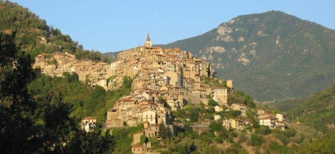 Casa Chiara Apartment Apricale Luaran gambar